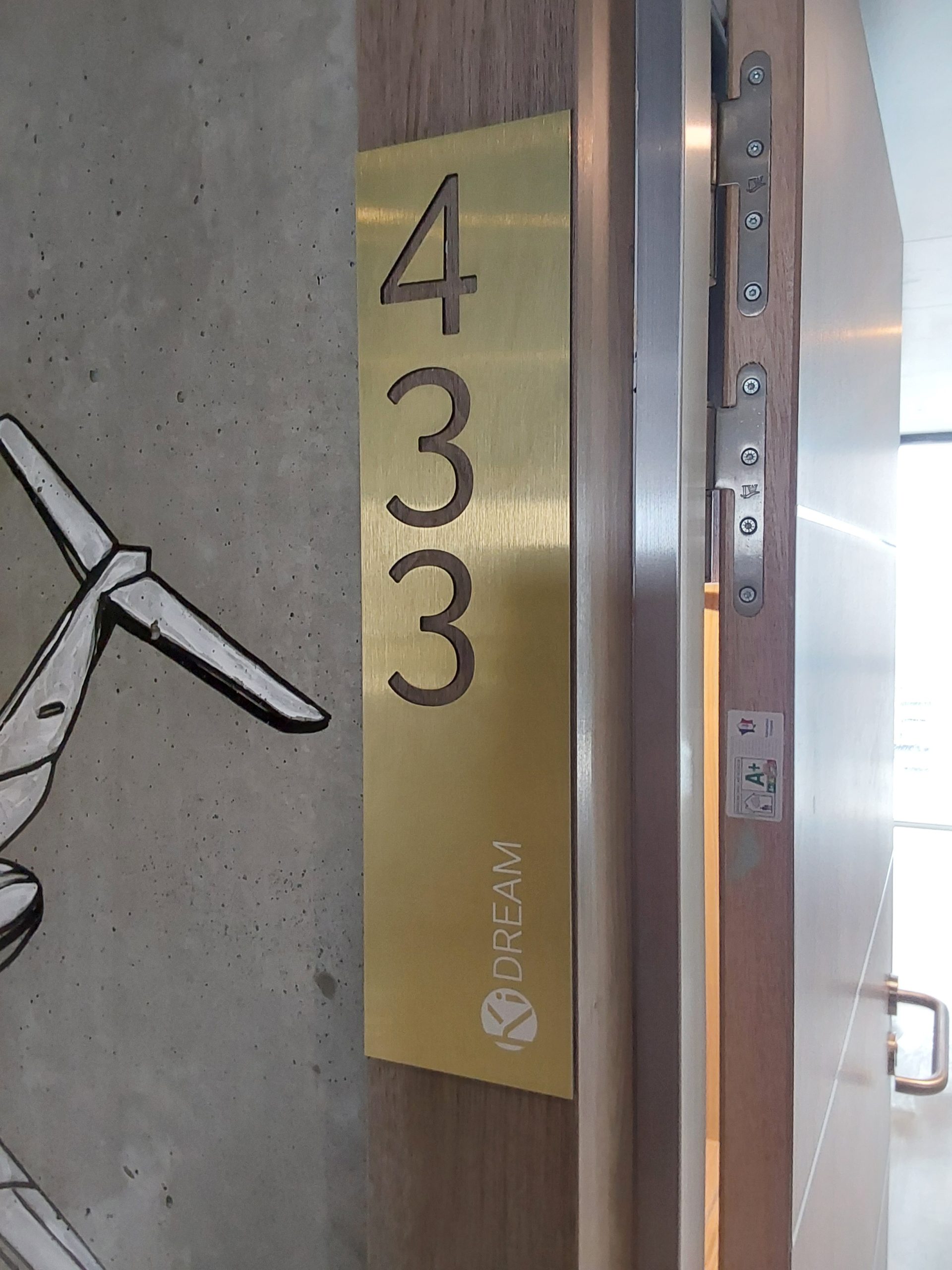 433